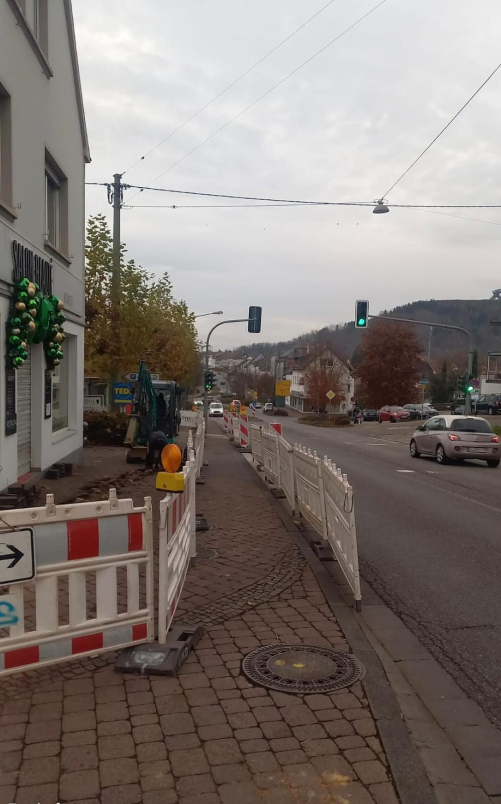 Trabajo en vía pública relacionado con obra civil de infraestructura